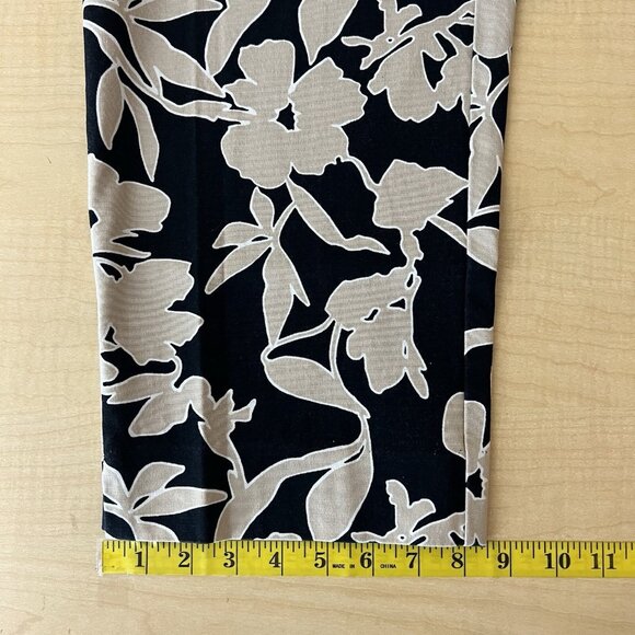 Liz Claiborne Women's Floral Black Tan Cropped Pants Size 14 Zip Side Mid Rise - Picture 12 of 12